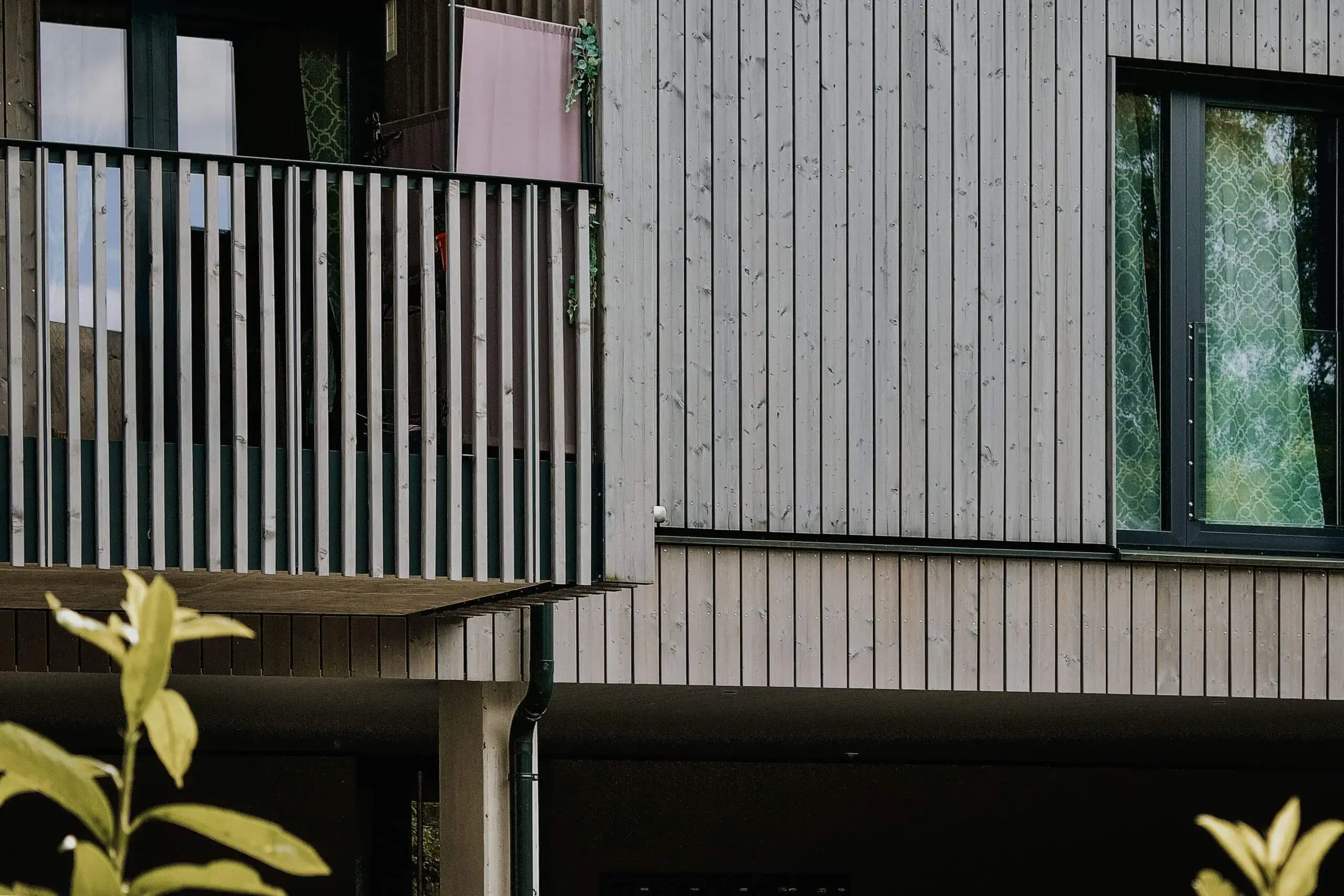 fassadendetail-holz-rm-holzbau