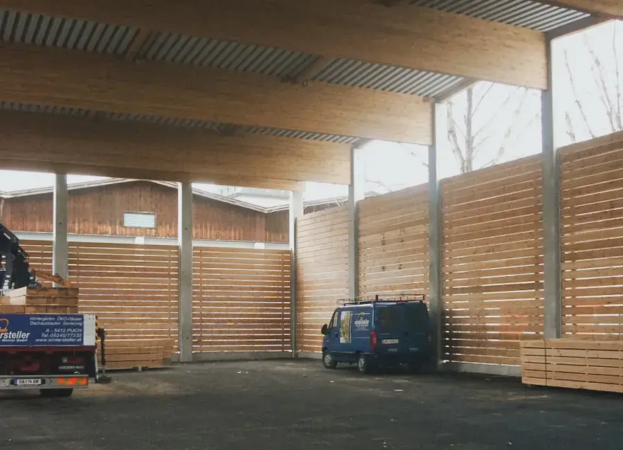 Großzügige Gewerbehalle für das Heizwerk Obertrum – Holzbauprojekt von RM Holzbau