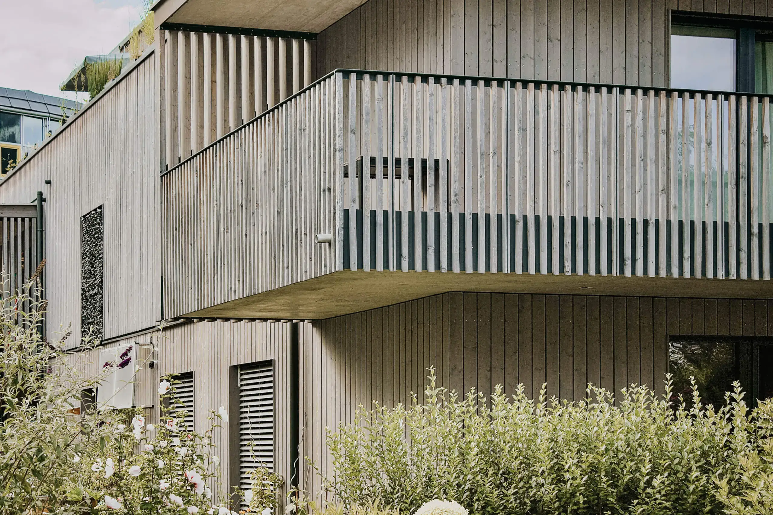 holzfassade-eckansicht-rm-holzbau